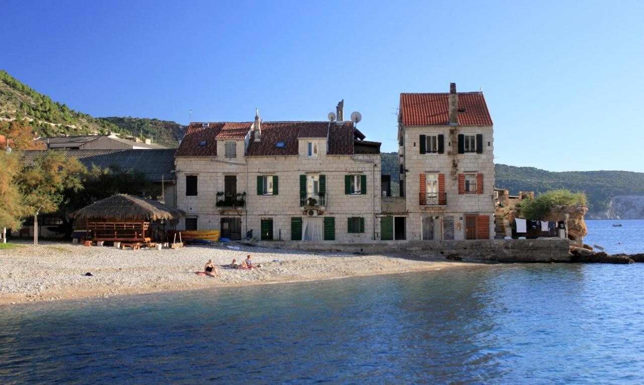 Apartments And Rooms By The Sea Komiza, Vis - 2431 Exterior foto