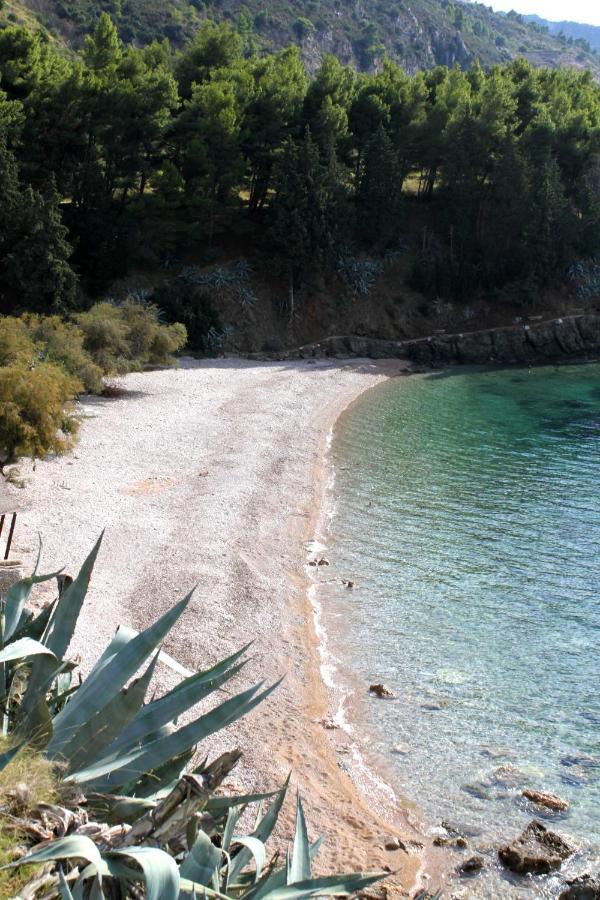Apartments And Rooms By The Sea Komiza, Vis - 2431 Exterior foto