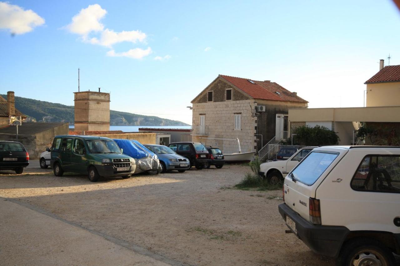 Apartments And Rooms By The Sea Komiza, Vis - 2431 Exterior foto