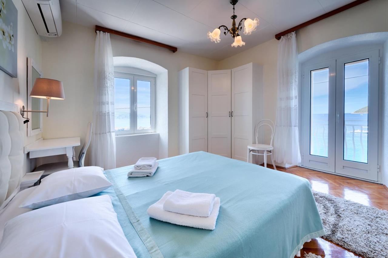 Apartments And Rooms By The Sea Komiza, Vis - 2431 Exterior foto